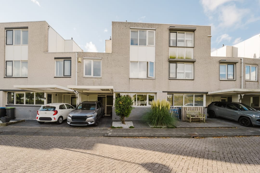 Photo 11 of Marga Klompéstraat 53