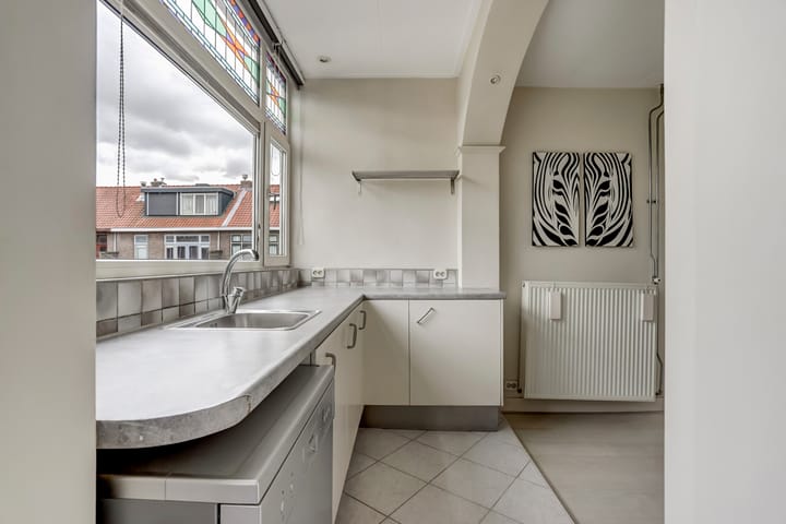 Photo 10 of Pieter de Hooghstraat 14-B