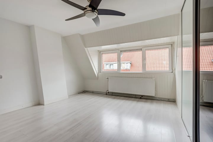 Photo 20 of Pieter de Hooghstraat 14-B