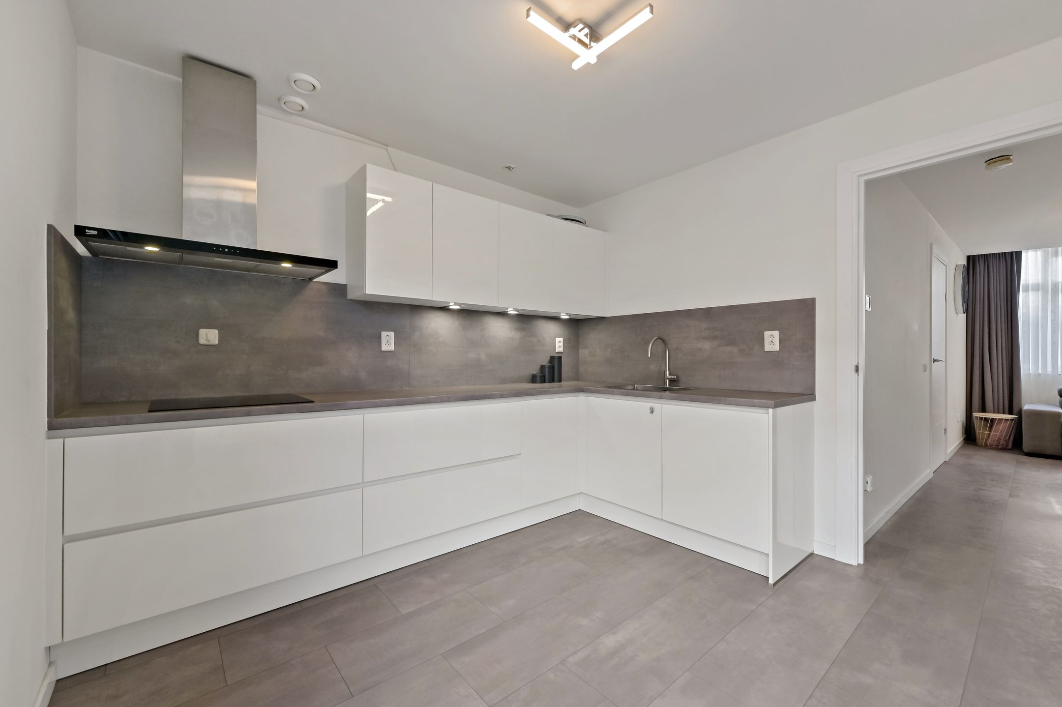 Foto 9 van Moerkerkestraat 4-D