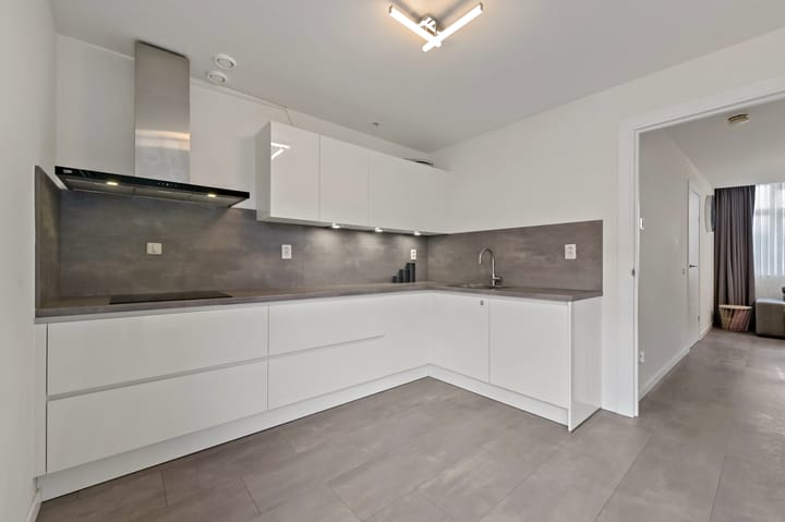 Foto 9 van Moerkerkestraat 4-D