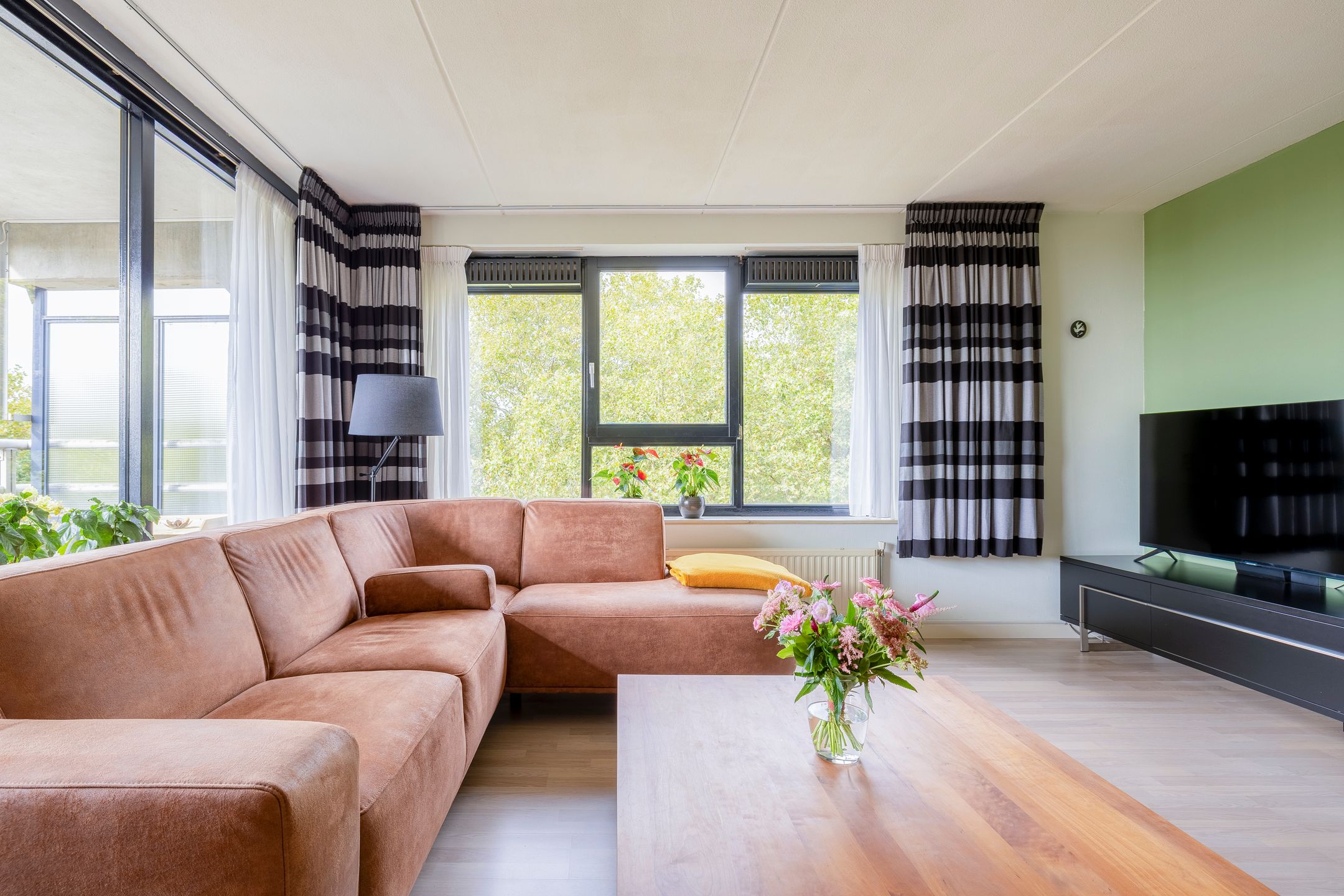 Foto 18 van Linschotensingel 1-EB