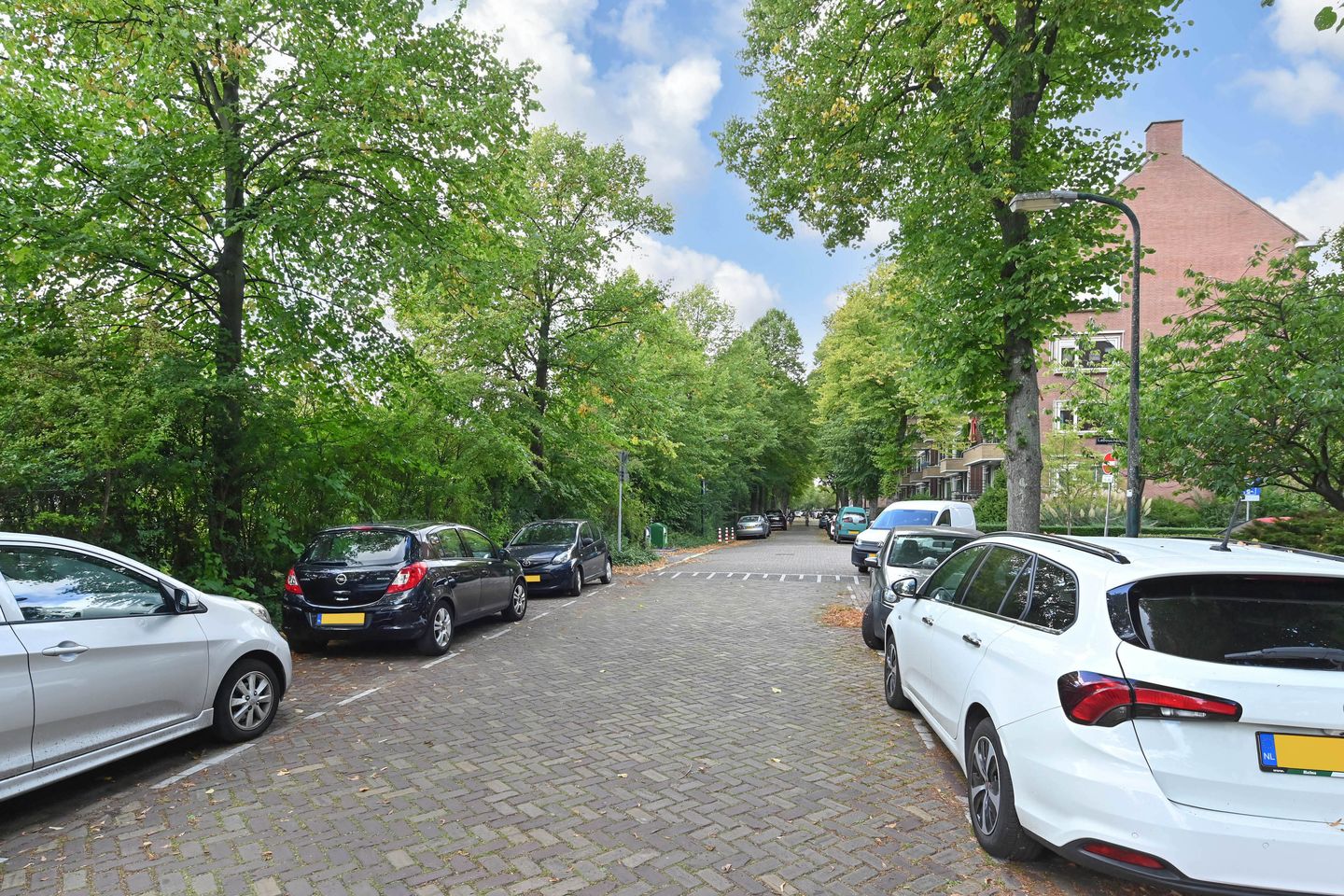 Foto 34 van Mgr P.J. Willekenslaan 99