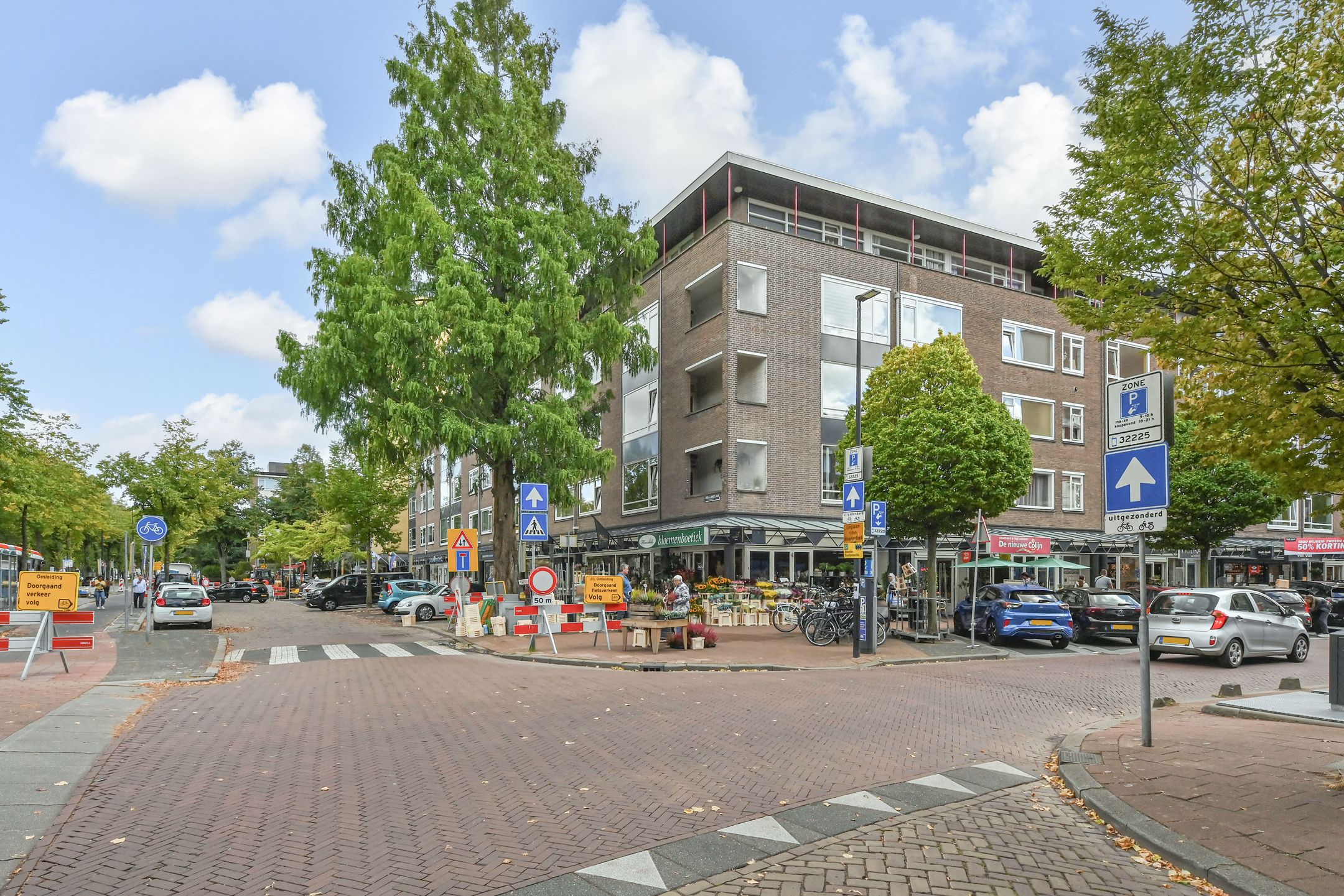 Foto 36 van Mgr P.J. Willekenslaan 99