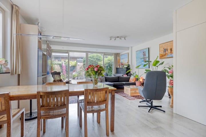 Foto 10 van Lauwerbes 19