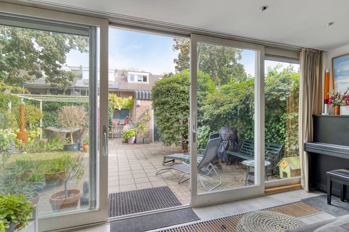 Foto 13 van Lauwerbes 19