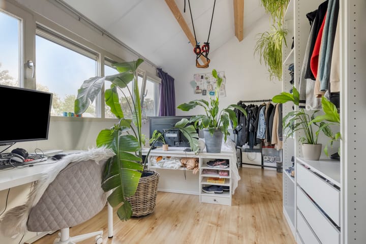 Foto 32 van Lauwerbes 19