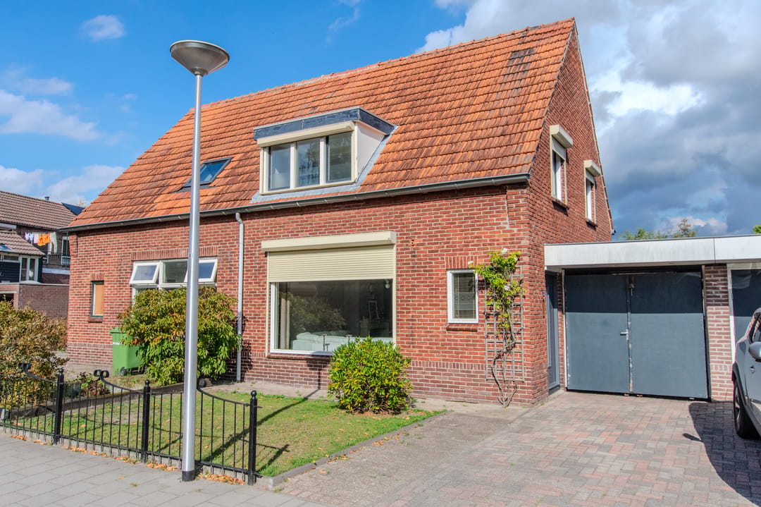 Photo 8 of Wilhelmietenstraat 33