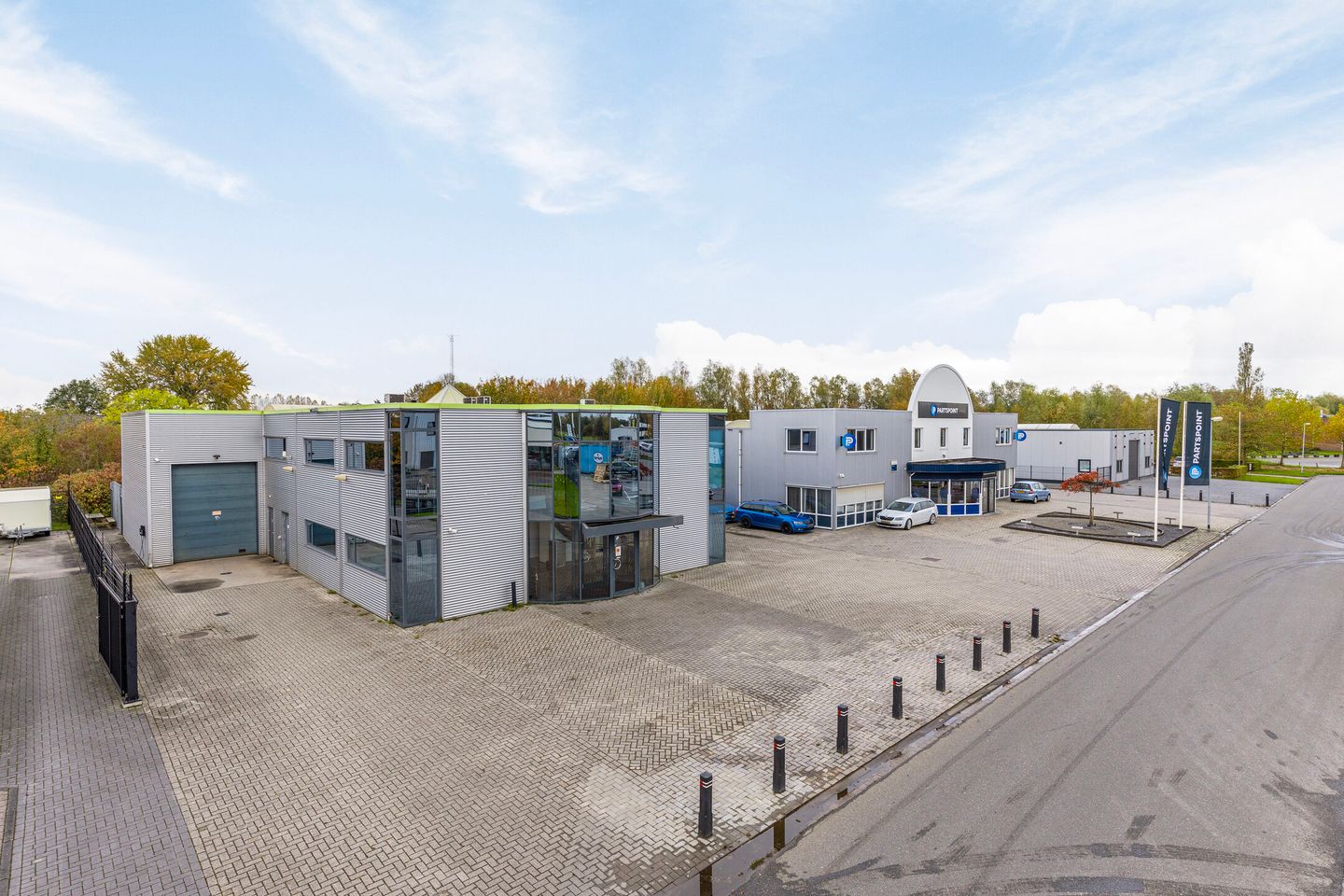 View photo 1 of Sikkel 15