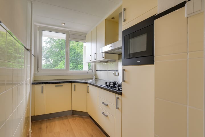 Photo 4 of Burgemeester Caan van Necklaan 215