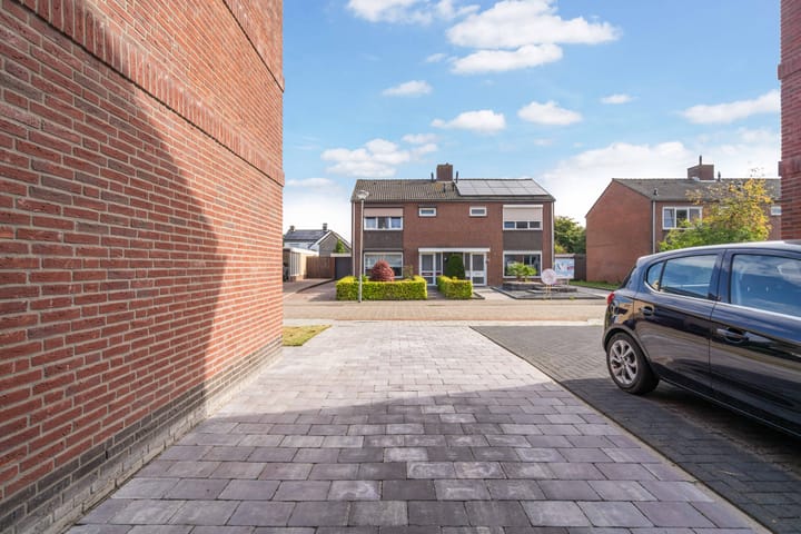 Photo 41 of Voorterweg 2-A