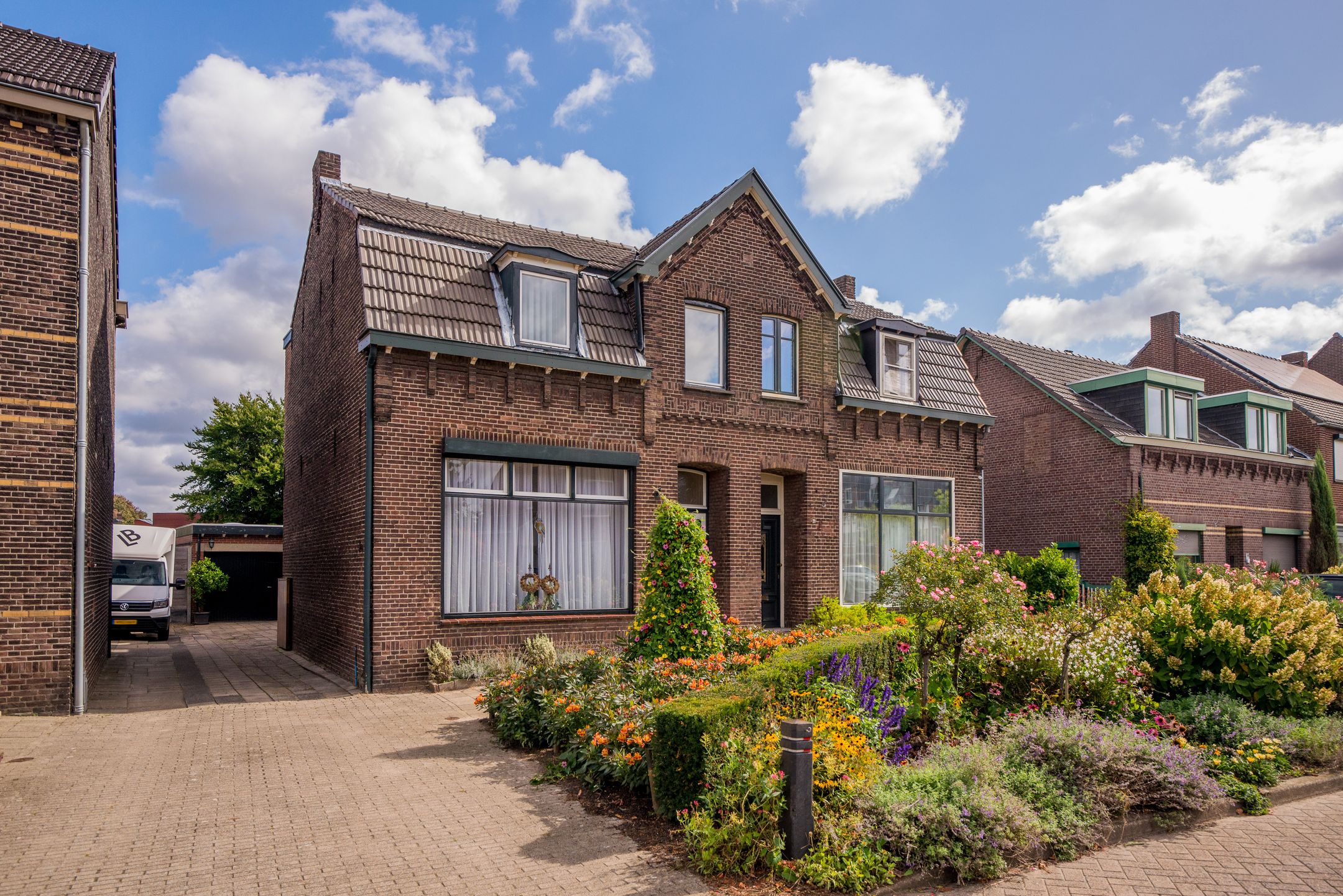 Buying a house in The Netherlands., Muntstraat 105