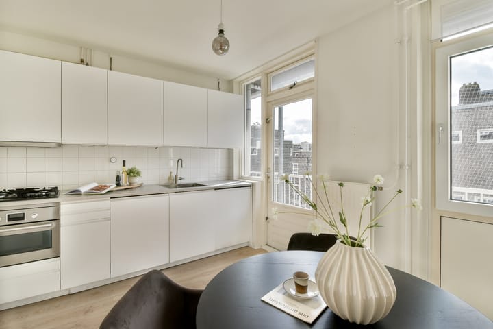 Photo 12 of Karel du Jardinstraat 62-A3