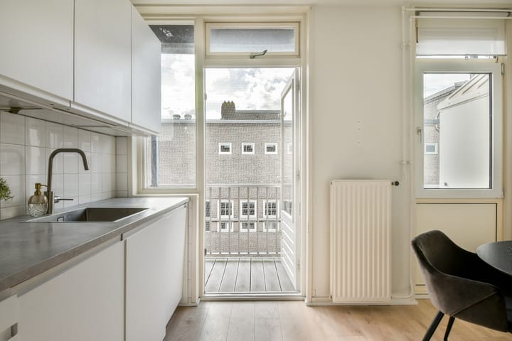 Photo 13 of Karel du Jardinstraat 62-A3