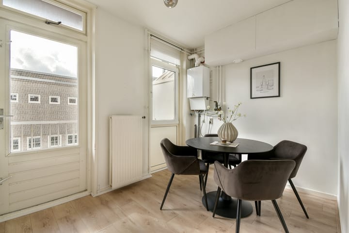 Photo 11 of Karel du Jardinstraat 62-A3