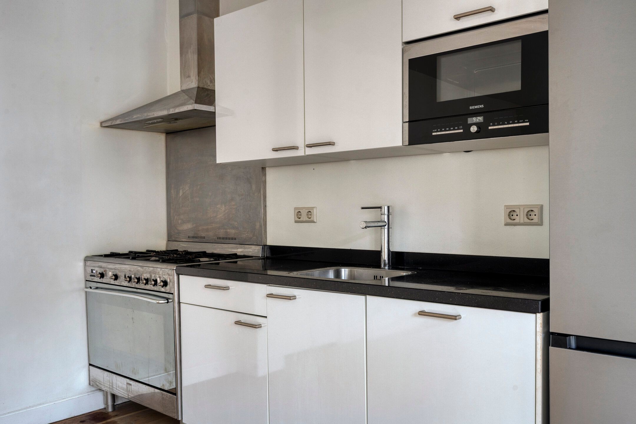 Photo 9 of Noordeinde 87-D