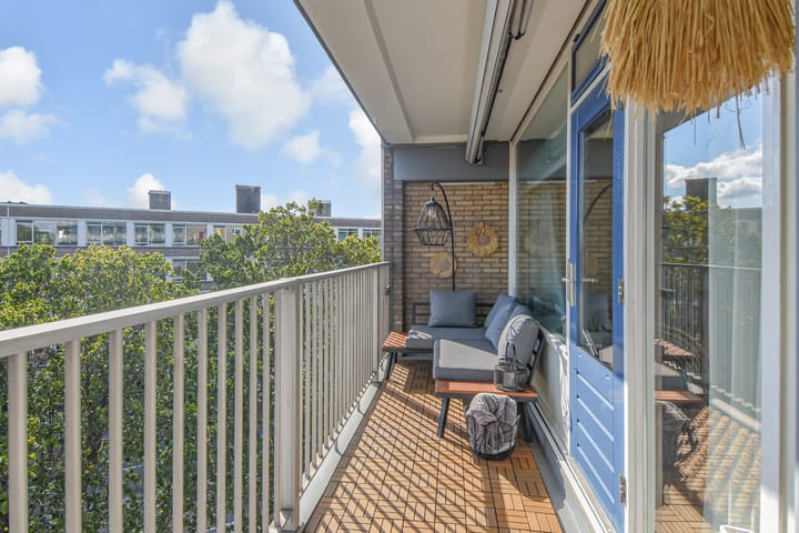 Photo 4 of Volendamlaan 766