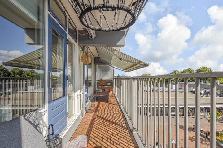 Photo 11 of Volendamlaan 766