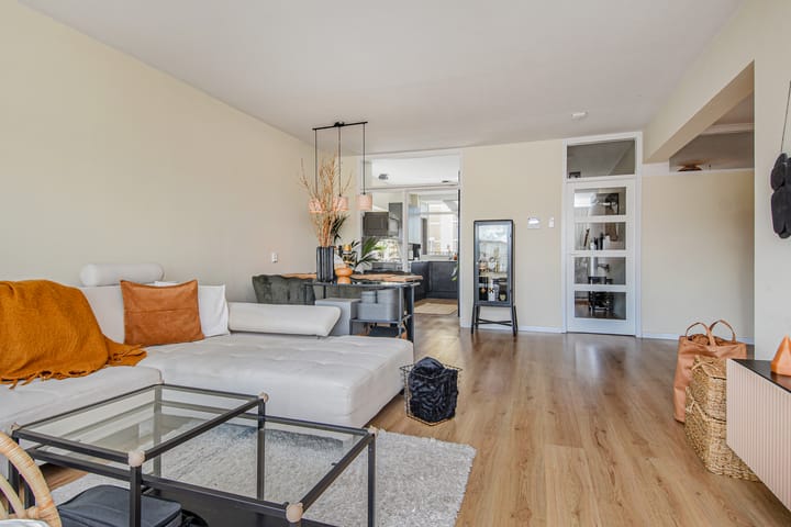 Photo 14 of Volendamlaan 766