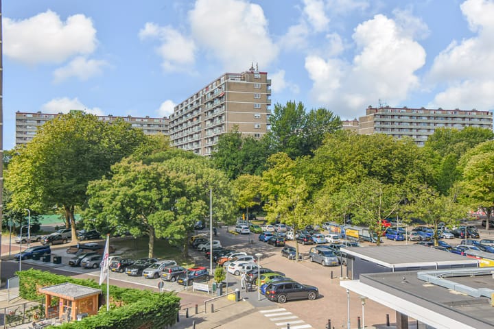 Photo 19 of Volendamlaan 766