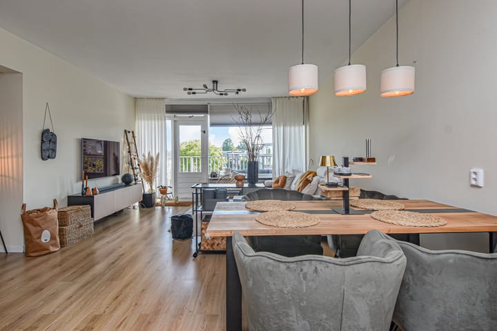 Photo 22 of Volendamlaan 766