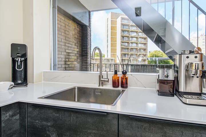 Photo 18 of Volendamlaan 766