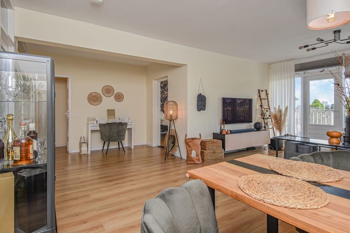 Photo 12 of Volendamlaan 766