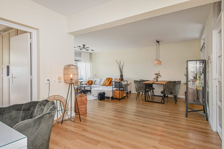 Photo 24 of Volendamlaan 766