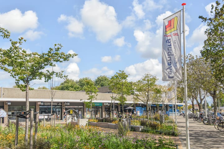 Photo 42 of Volendamlaan 766