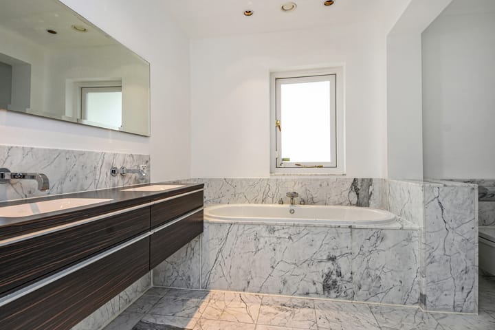 Photo 4 of Hofweg 25