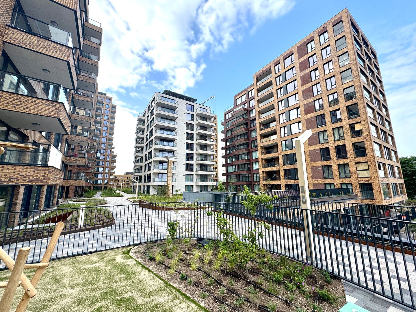 Foto 20 van Mahoniehout 453