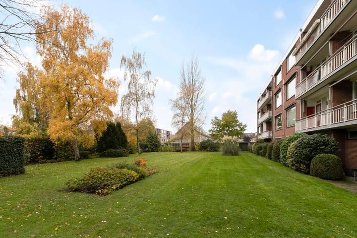 Foto 34 van Carry van Bruggenstraat 36