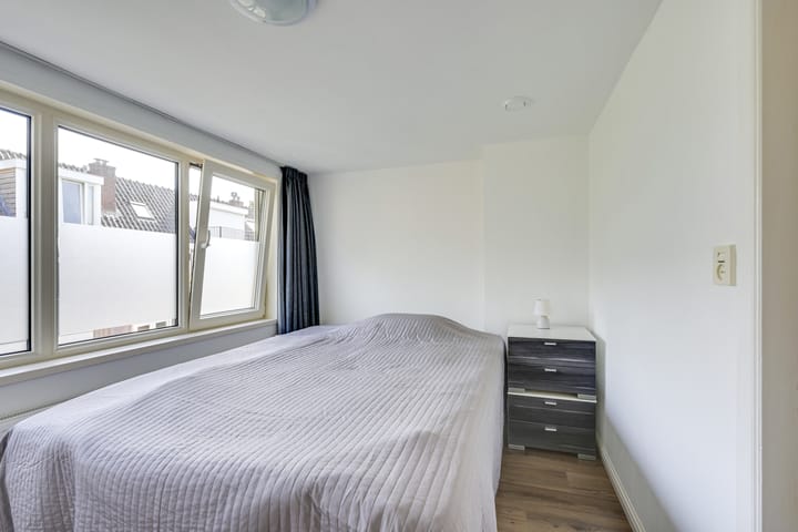 Photo 32 of Thinsstraat 15