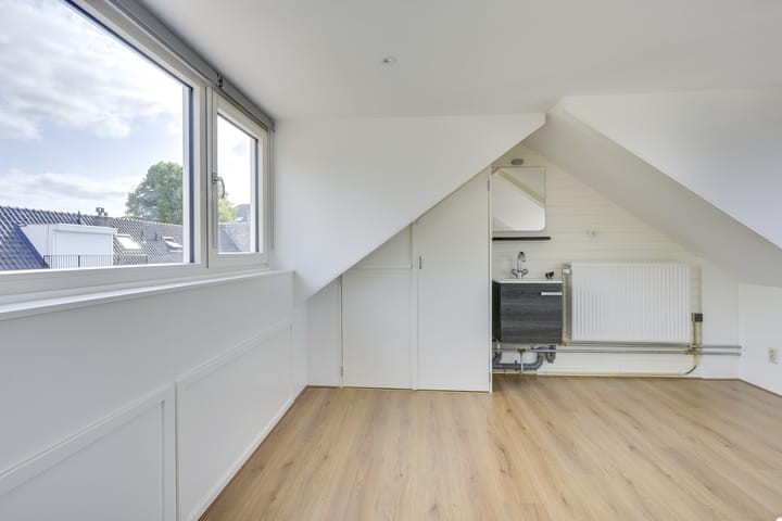 Photo 36 of Thinsstraat 15