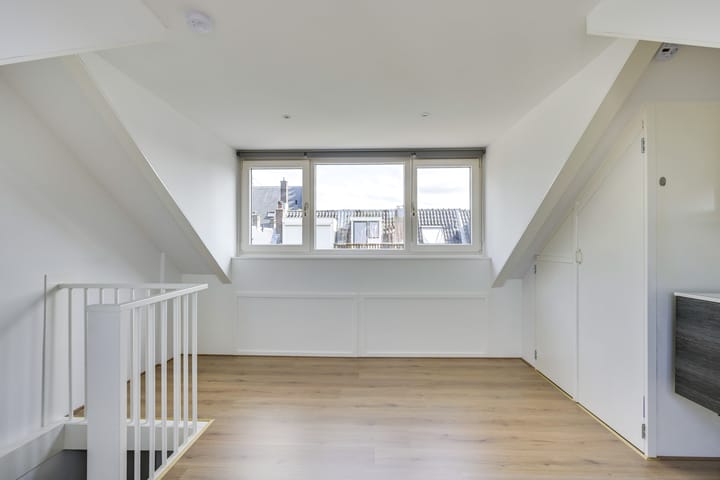 Photo 37 of Thinsstraat 15