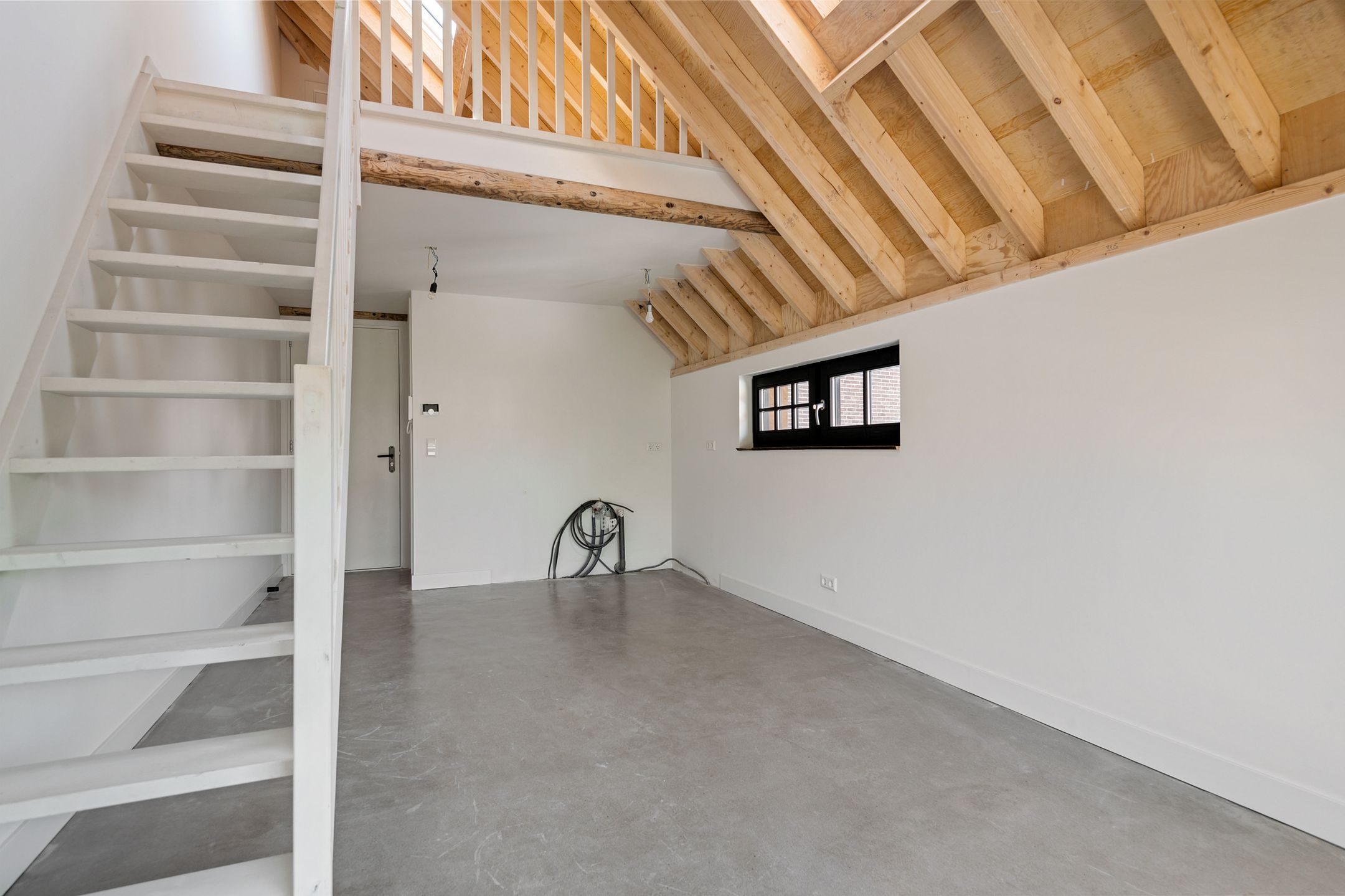 Photo 12 of Achterom 7-C