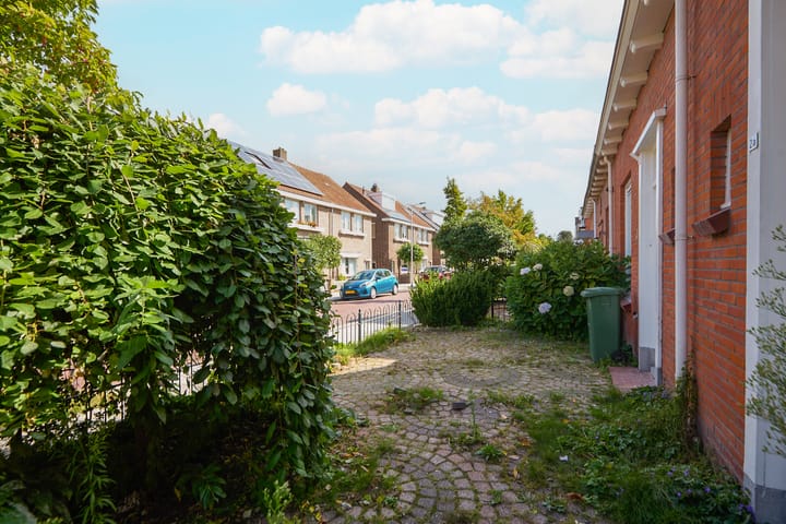 Foto 12 van Mgr. Broerestraat 2-A