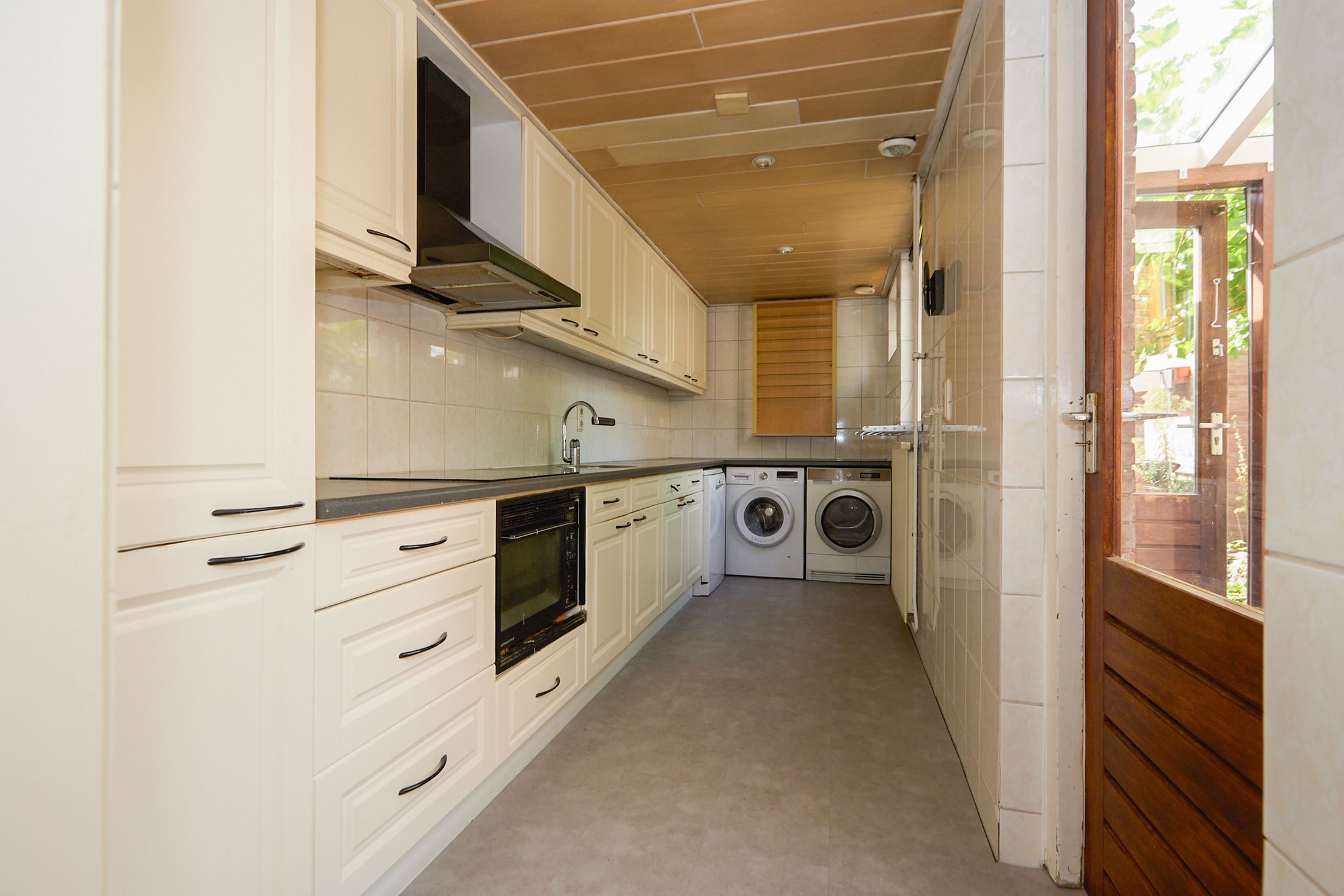 Foto 21 van Mgr. Broerestraat 2-A