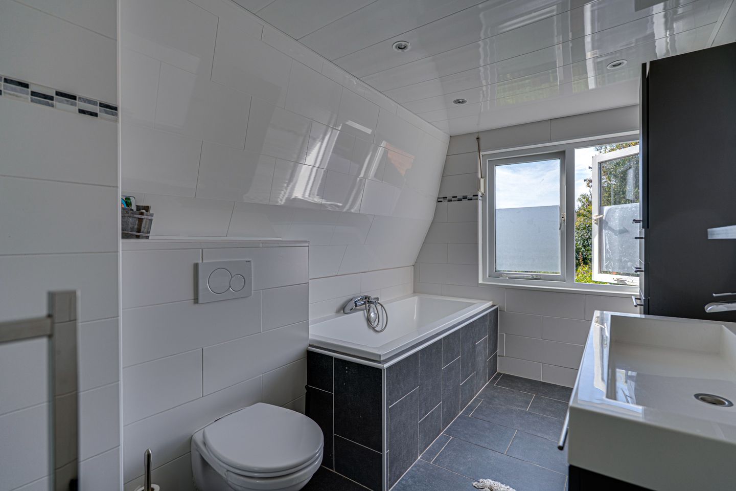 Foto 49 van van Tilburghstraat 18