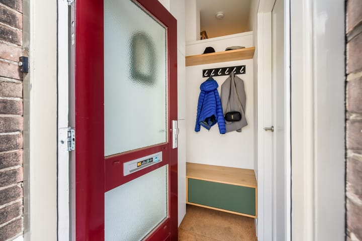 Photo 6 of Meidoornstraat 12