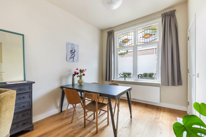 Photo 8 of Meidoornstraat 12