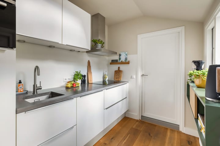 Photo 14 of Meidoornstraat 12