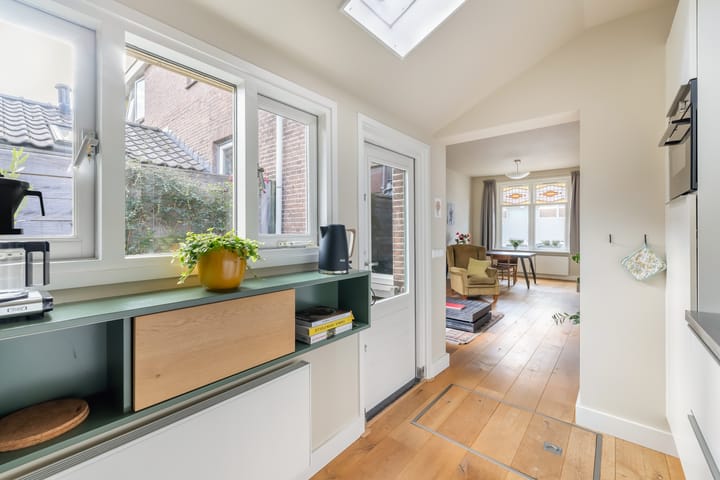 Photo 15 of Meidoornstraat 12