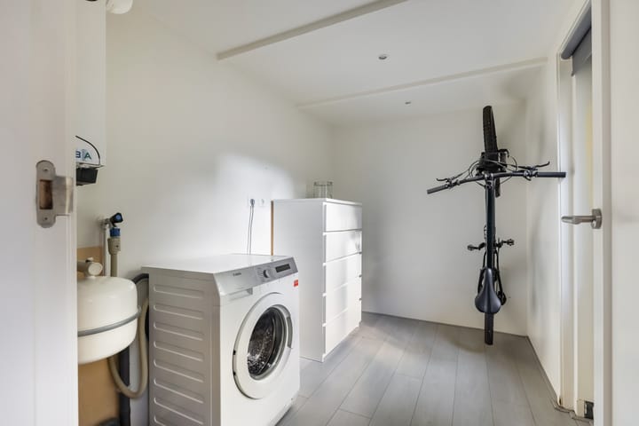 Photo 17 of Meidoornstraat 12