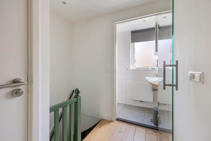 Photo 24 of Meidoornstraat 12