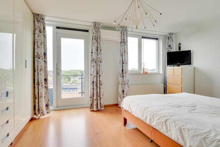 Foto 30 van Jan van Ransdorpstraat 10-C