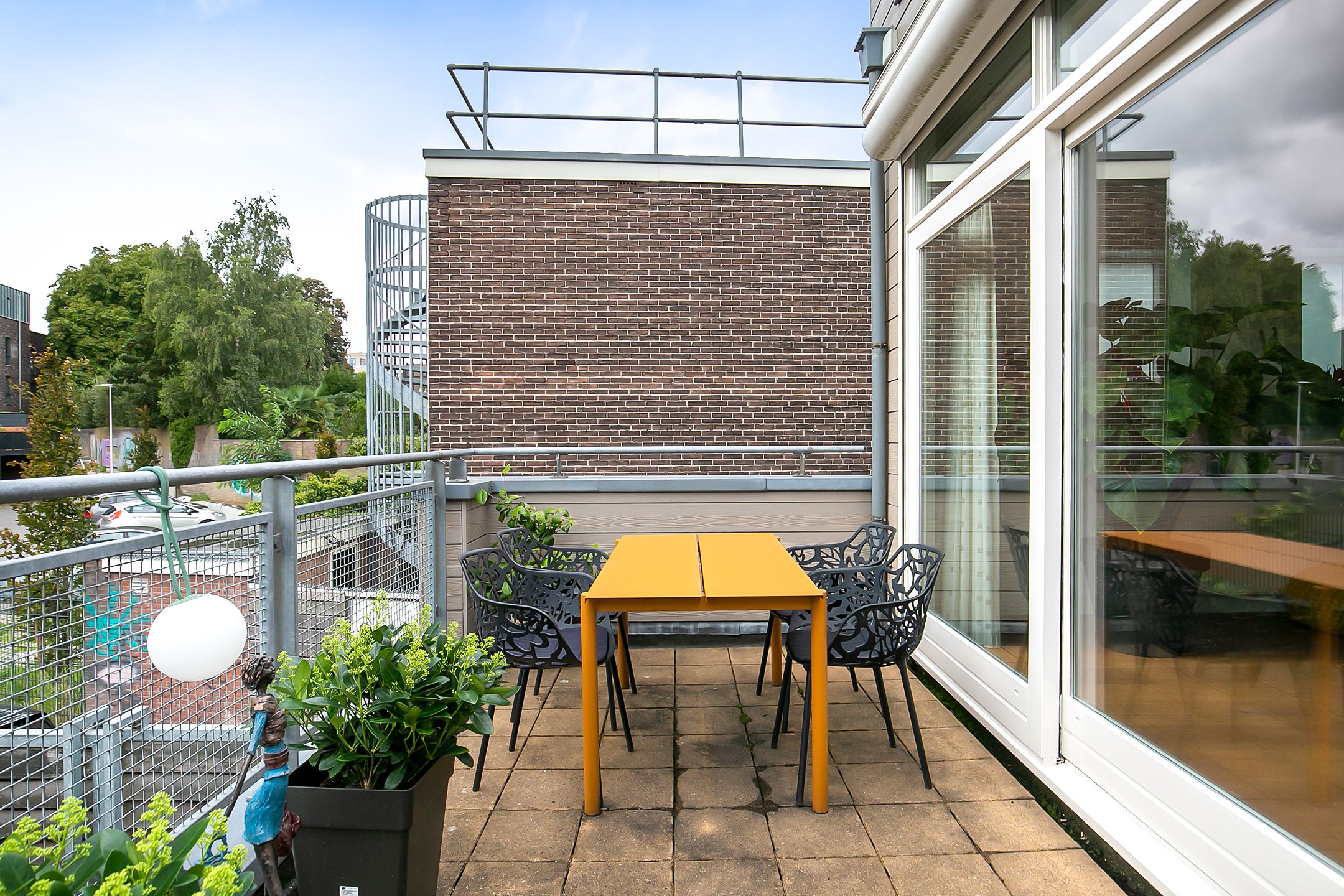 Photo 12 of Sweerts de Landasstraat 69-2