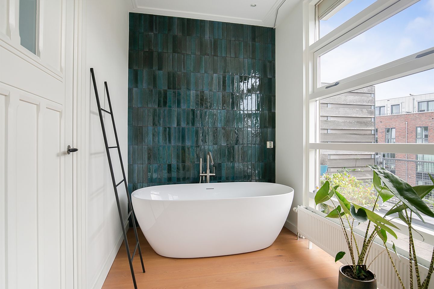 Photo 35 of Sweerts de Landasstraat 69-2