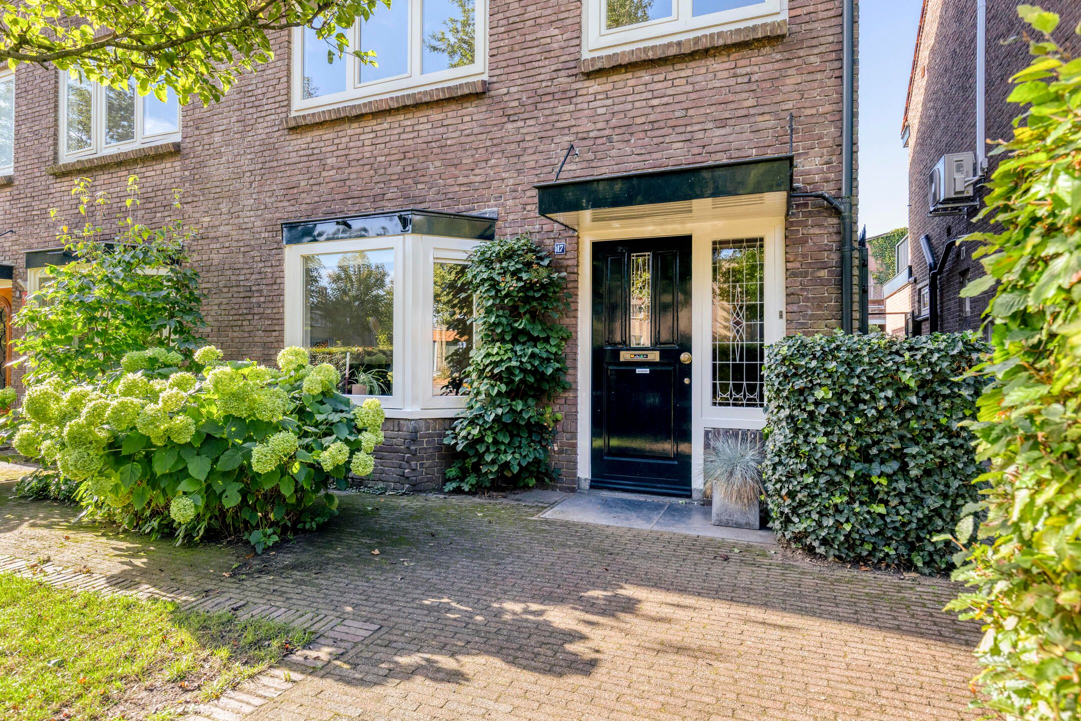 Photo 9 of Van Campenstraat 17