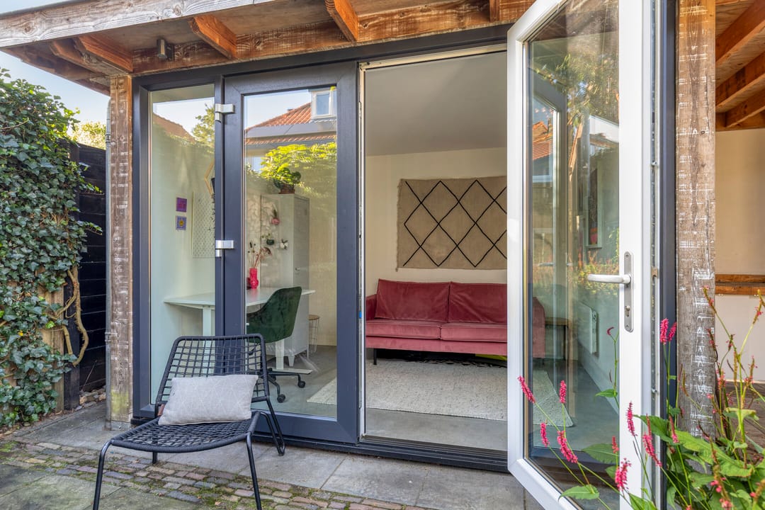 Photo 41 of Van Campenstraat 17